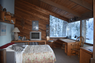 A two room Suite Alpenglopw Suite